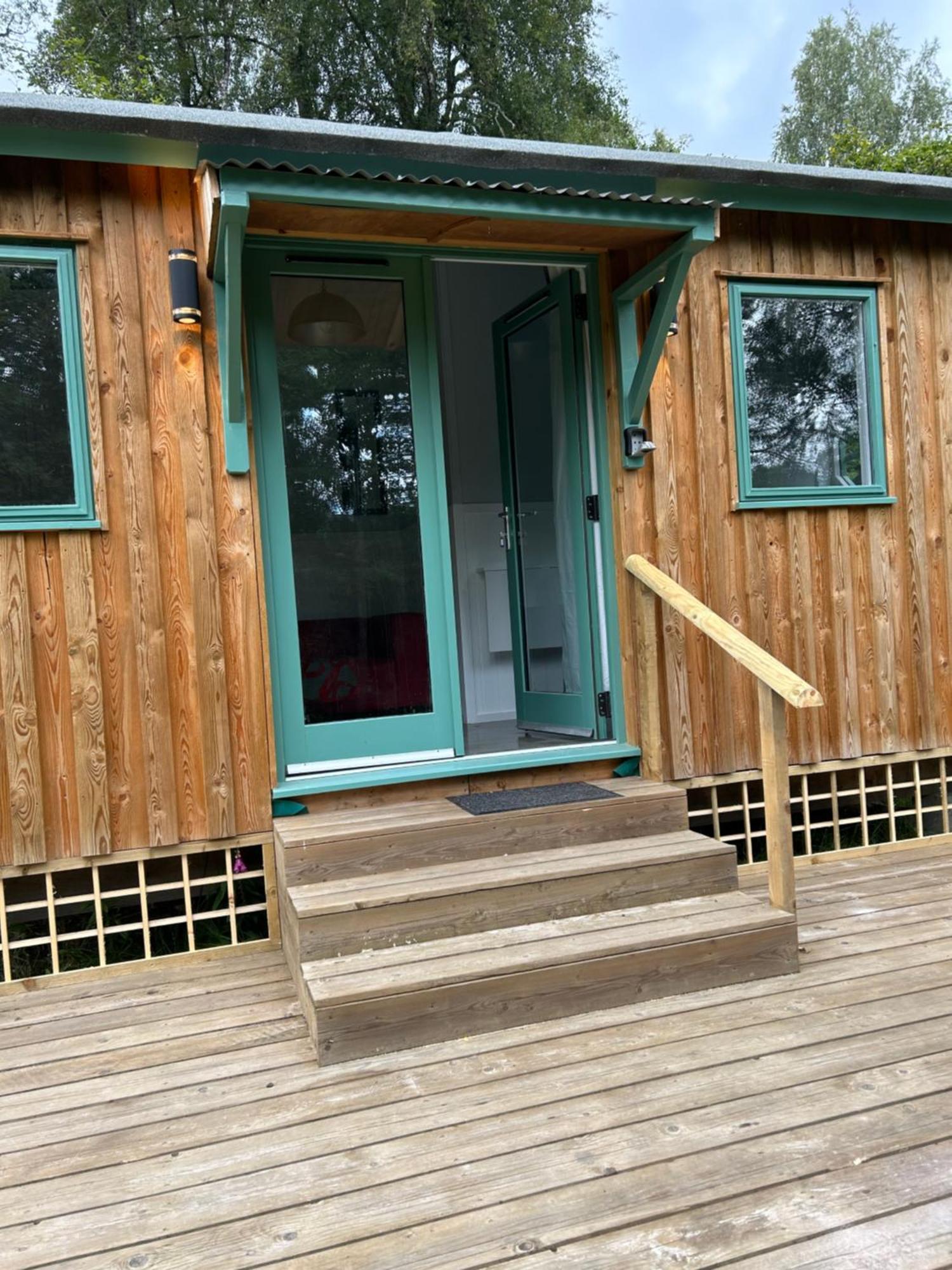 1Lochness Glam Lodges Inverness Exterior photo